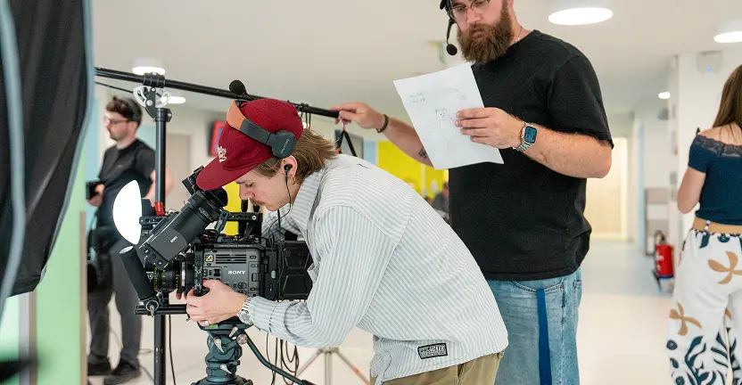 Image BTS - footer-3
