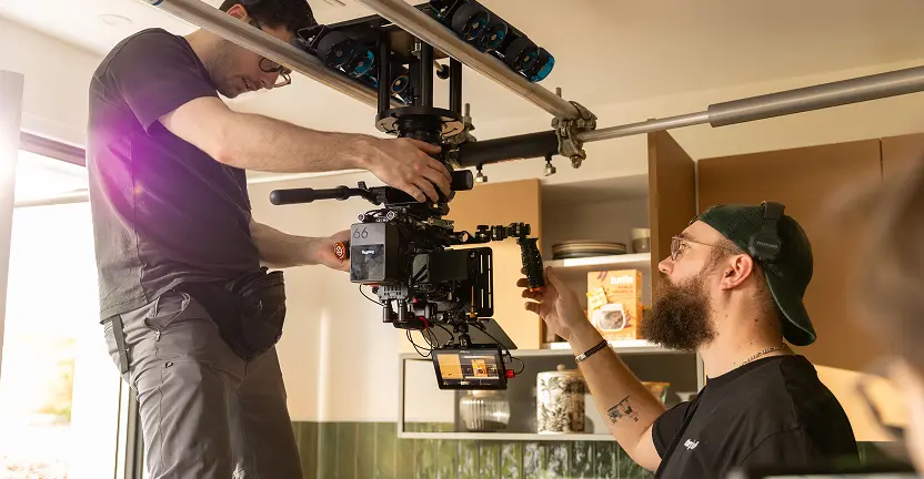 Image BTS - footer-9